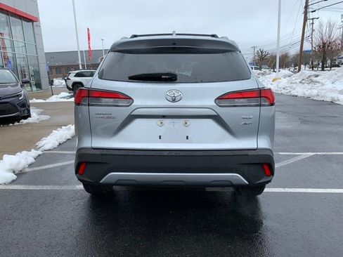 Used 2023 Toyota Corolla Cross XLE w/ Convenience Package image 4