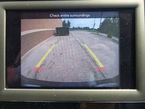 Used 2019 Chrysler Pacifica Touring-L FWD image 51
