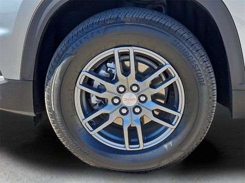 Used 2025 GMC Acadia Elevation image 11