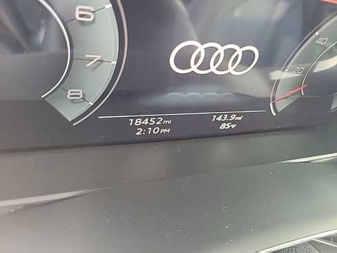 Used 2023 Audi Q8 Premium w/ Convenience Package AWD/4WD image 2