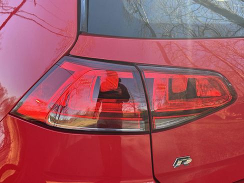 Used 2016 Volkswagen Golf R 4-Door image 23