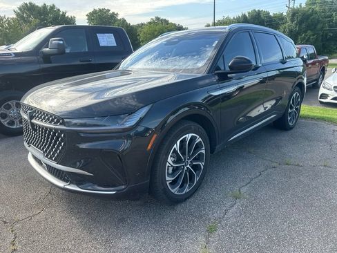Used 2024 Lincoln Nautilus Reserve w/ Equipment Group 202A AWD/4WD image 1