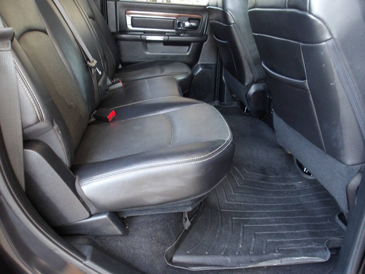 Used 2016 RAM 1500 Laramie w/ Convenience Group AWD/4WD image 26