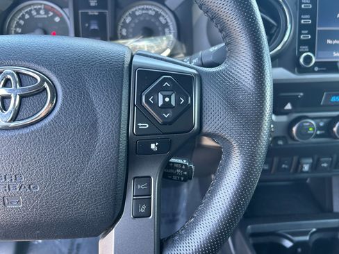 Used 2021 Toyota Tacoma TRD Off-Road w/ Technology Package AWD/4WD image 14