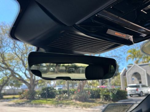 Used 2025 Land Rover Range Rover Sport SE image 56