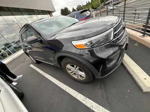 Used 2020 Ford Explorer XLT w/ Class III Trailer Tow Package AWD/4WD image 2