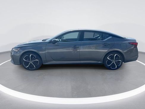 Used 2025 Nissan Altima 2.5 SR FWD image 8