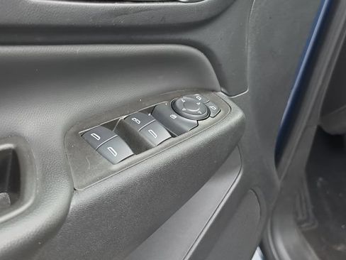 Used 2024 Chevrolet Equinox LT FWD image 19