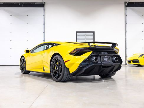 Used 2023 Lamborghini Huracan Tecnica RWD image 6