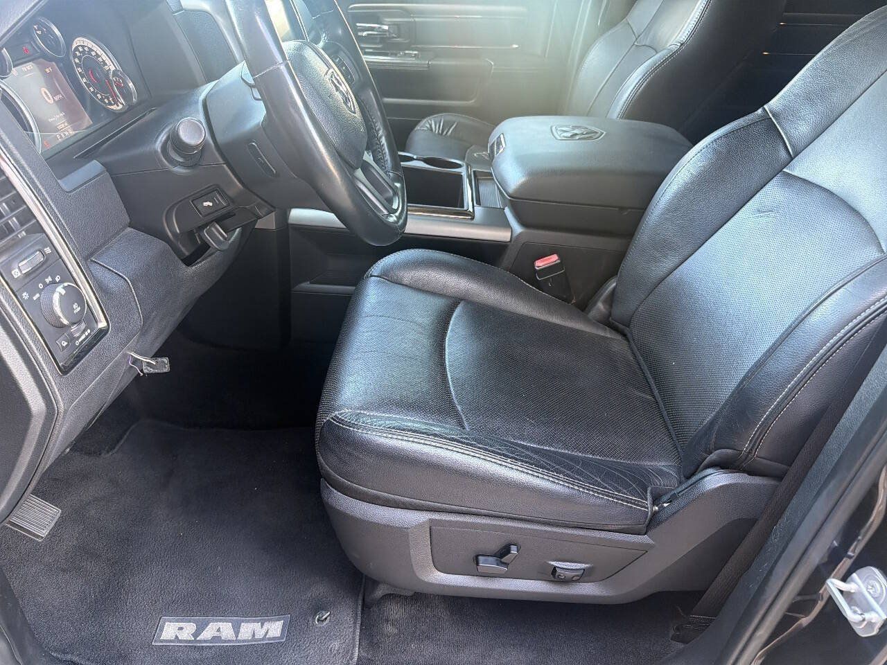 Used 2015 RAM 1500 Sport w/ Black Ram 1500 Sport Group AWD/4WD image 16