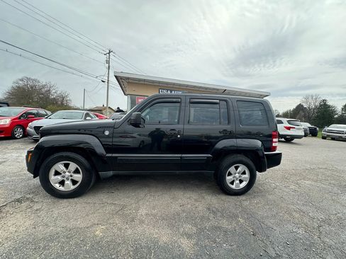Used 2012 Jeep Liberty Sport image 3