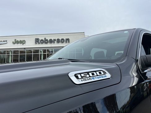 Certified 2022 RAM 1500 Limited w/ Body Color Bumper Group image 11