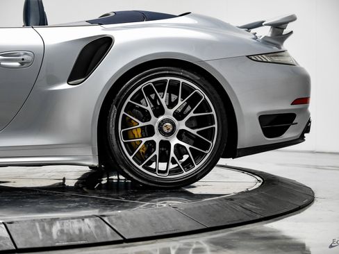 Used 2015 Porsche 911 Turbo S image 83