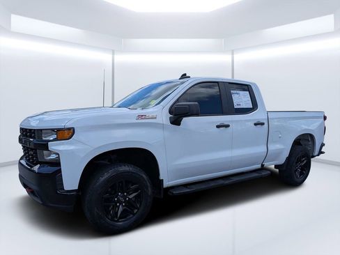 Used 2020 Chevrolet Silverado 1500 Custom Trail Boss w/ Custom Convenience Package AWD/4WD image 6