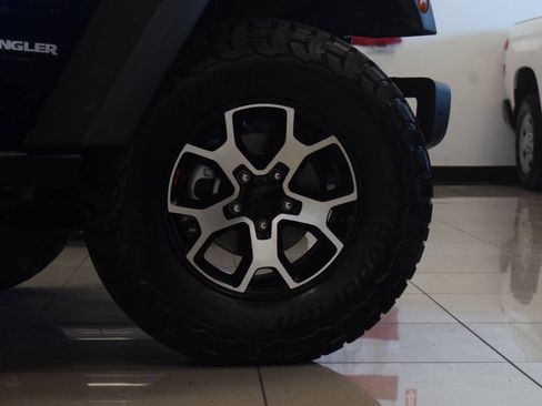 Used 2013 Jeep Wrangler Rubicon w/ PWR Convenience Group AWD/4WD image 30