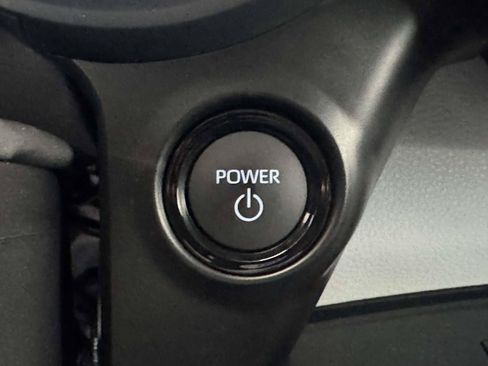 Used 2026 Toyota Sienna LE FWD image 24
