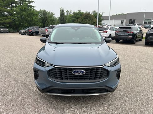Used 2024 Ford Escape Active AWD/4WD image 2
