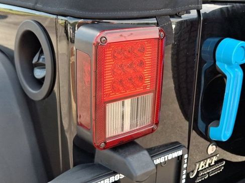 Used 2016 Jeep Wrangler Unlimited Sport w/ Quick Order Package 24S AWD/4WD image 13