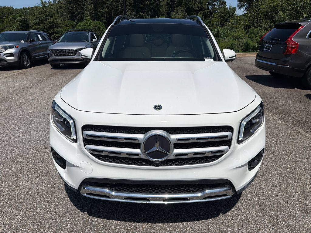 Used 2021 Mercedes-Benz GLB 250 w/ Premium Package image 2