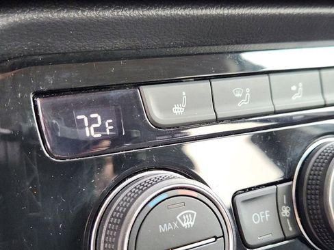 Used 2024 Volkswagen Taos SE AWD/4WD image 15