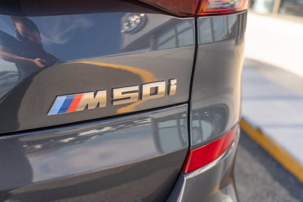 Used 2022 BMW X5 M50i w/ Premium Package AWD/4WD image 6