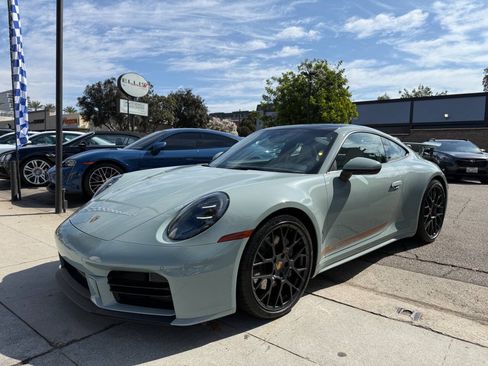 Used 2025 Porsche 911 Carrera RWD image 9