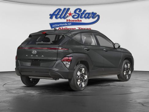 Used 2024 Hyundai Kona SEL AWD/4WD image 2