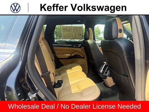 Used 2017 Porsche Cayenne S AWD/4WD image 29