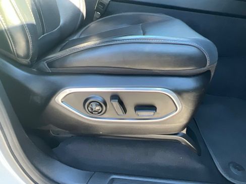 Used 2024 Jeep Wagoneer L Series II RWD image 43