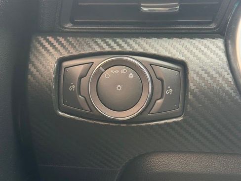 Used 2018 Ford Mustang Coupe image 21