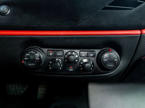Used 2019 Ferrari 488 Pista Coupe RWD image 17