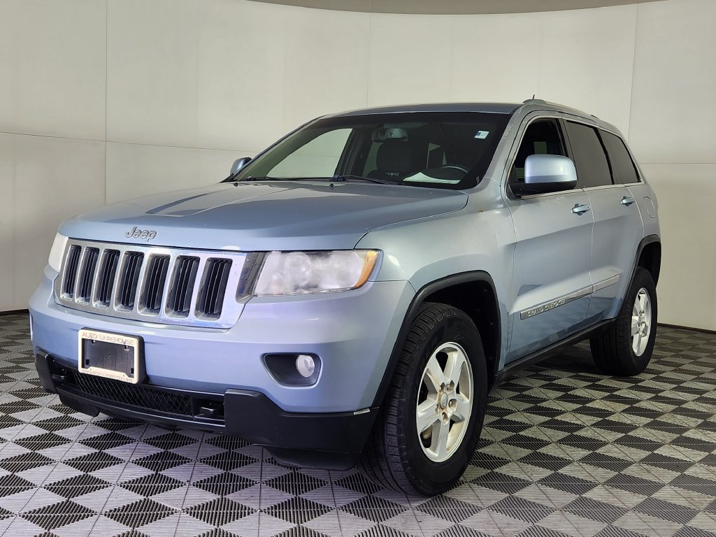 Used 2012 Jeep Grand Cherokee Laredo w/ Laredo E Group AWD/4WD image 3