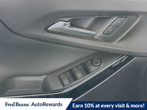 New 2026 Chevrolet Equinox LT image 17