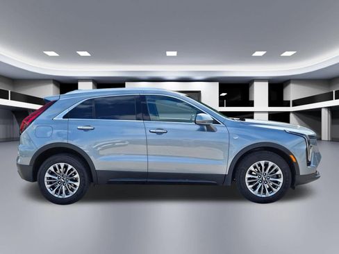 Used 2024 Cadillac XT4 Premium Luxury FWD image 4