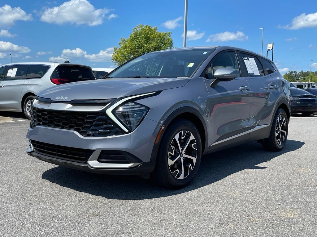 Certified 2025 Kia Sportage EX FWD image 3