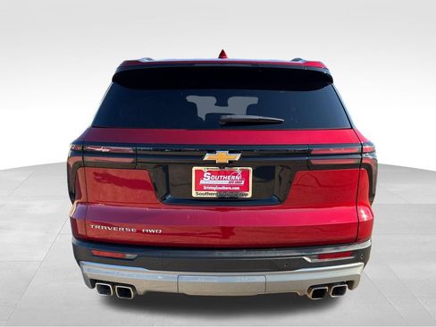 Used 2026 Chevrolet Traverse LT AWD/4WD image 4