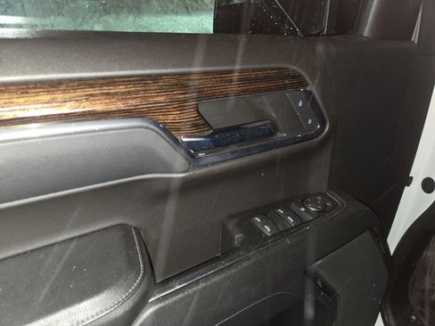 Used 2024 GMC Sierra 1500 SLE image 10