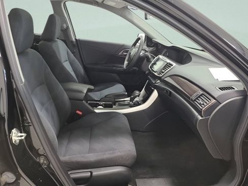 Used 2017 Honda Accord EX image 12
