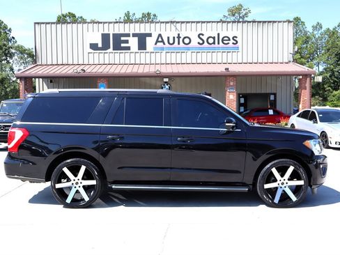 Used 2018 Ford Expedition Max XLT w/ Equipment Group 202A AWD/4WD image 8