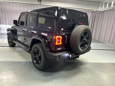 Used 2021 Jeep Wrangler Unlimited Sahara AWD/4WD image 5
