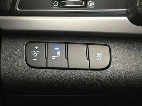 Used 2018 Hyundai Elantra Value Edition FWD image 25
