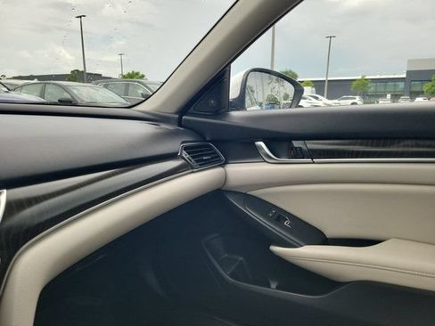 Used 2021 Honda Accord Touring image 30