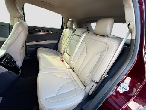 Used 2021 Lincoln Nautilus FWD image 22