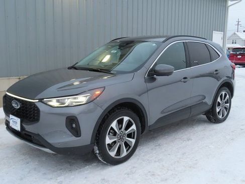 Used 2024 Ford Escape Platinum image 9