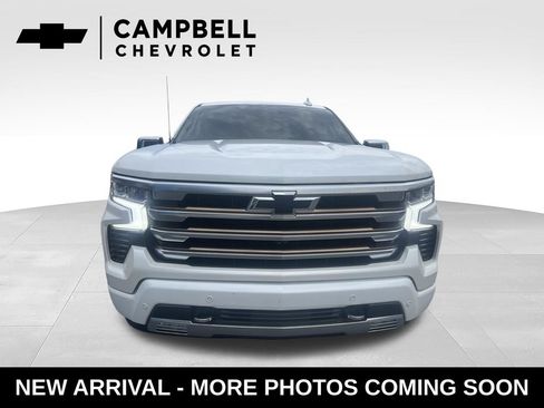 Used 2022 Chevrolet Silverado 1500 High Country w/ High Country Premium Package AWD/4WD image 8