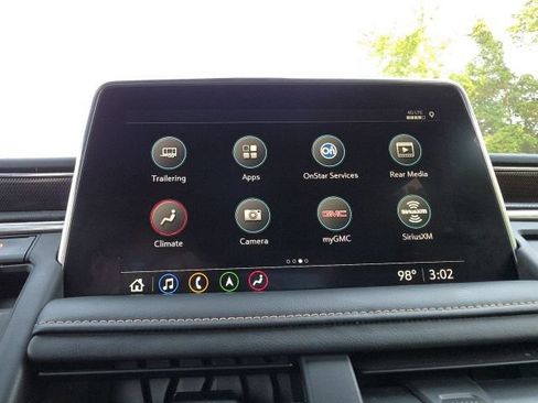Certified 2021 GMC Yukon XL AT4 w/ Rear Media and Nav Package AWD/4WD image 21