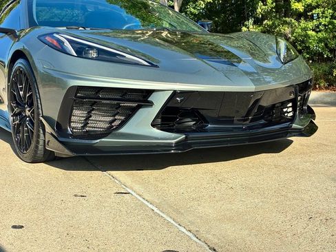 Used 2023 Chevrolet Corvette Stingray Premium Conv w/ Z51 Performance Package RWD image 3