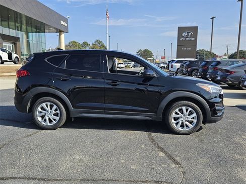 Used 2019 Hyundai Tucson SE w/ Cargo Package image 11