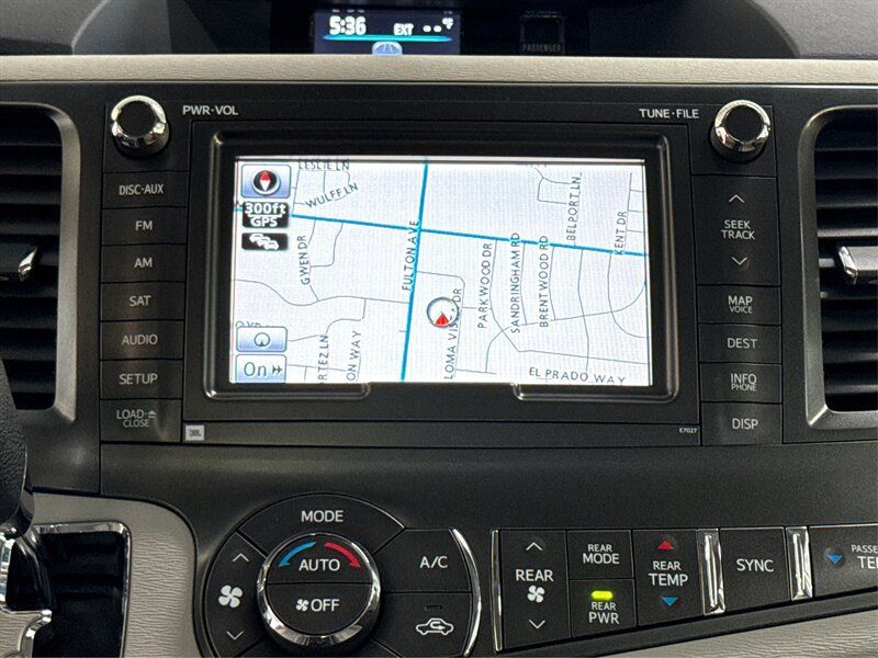 Used 2013 Toyota Sienna Limited w/ Premium Pkg AWD/4WD image 24