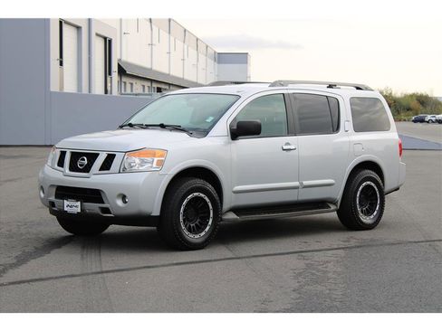 Used 2015 Nissan Armada SV image 1